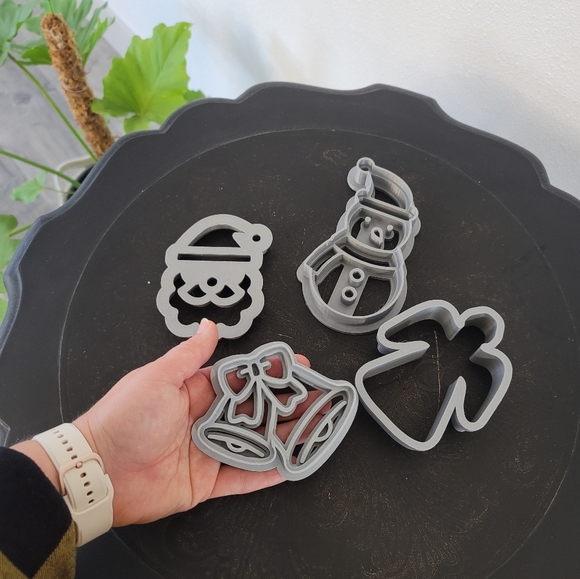 4-Piece Cookie Cutters, Holiday Assortment: Festive Baking Essentials - Picture 3 of 4